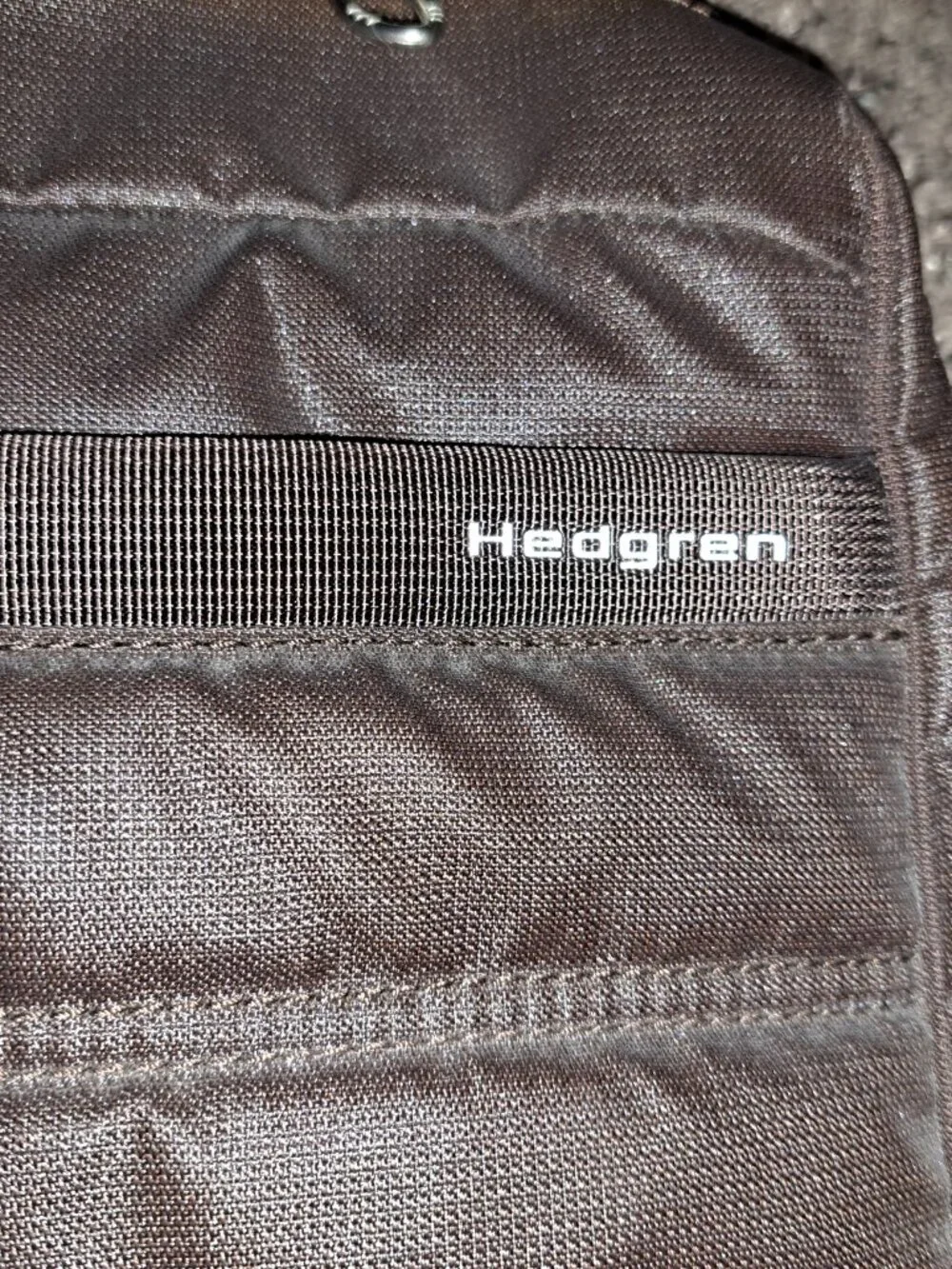HEDGREN-UTOPIA 14L-Padded Laptop Messenger Travel Bag-Brown-Quilted-Near Mint